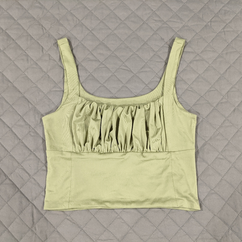 ✴️$5✴️HEIN Cropped Top Green Small